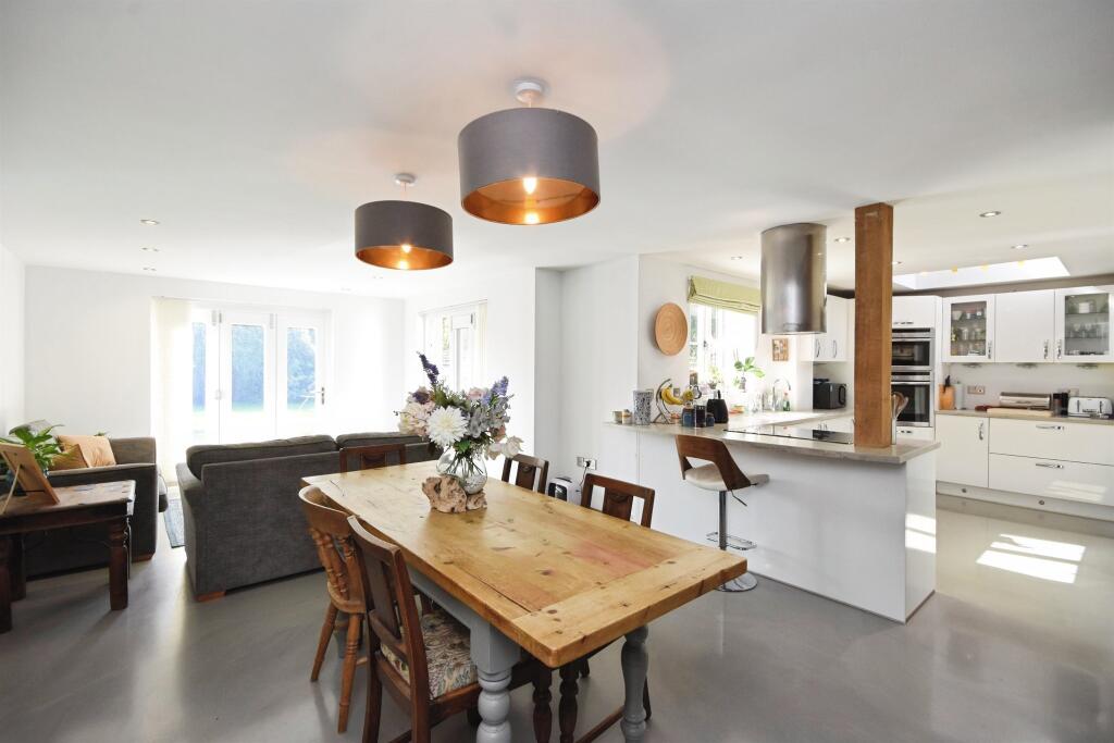 House in Braintree, The Salings - More