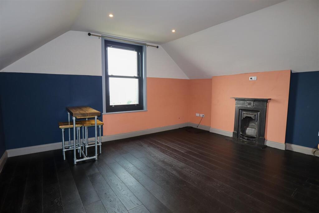 Apartment in St Leonards-on-Sea, St Leonards Green - View 2