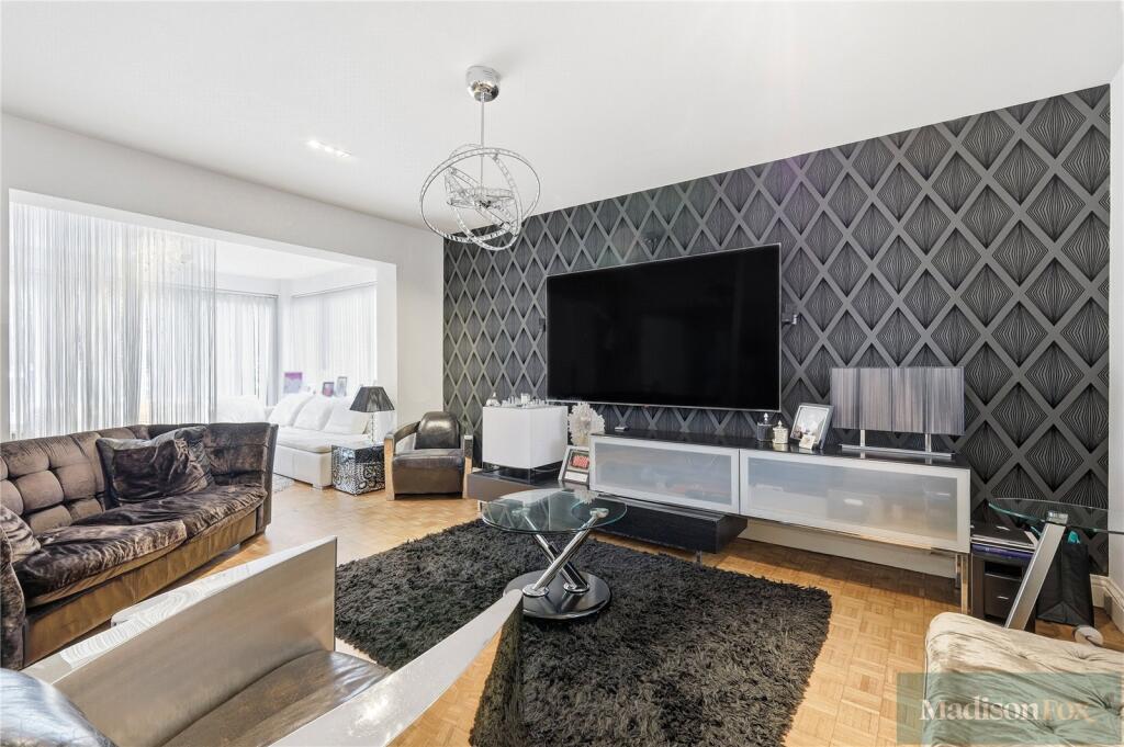 Whitehall Lane, Buckhurst Hill, IG9 photo 3