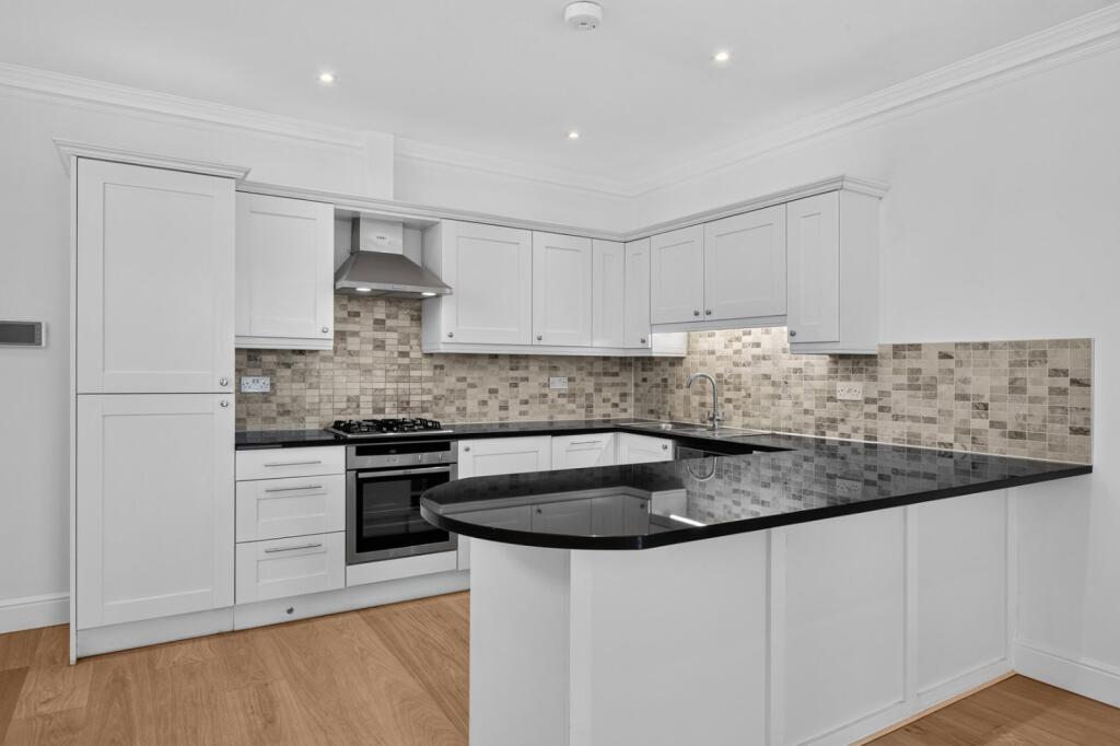 House in Richmond, Petersham - View 4