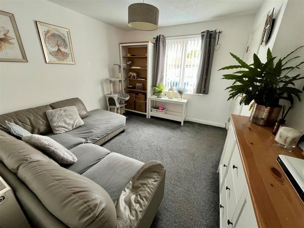 Wormley Court, Riccall Close, Hull photo 2
