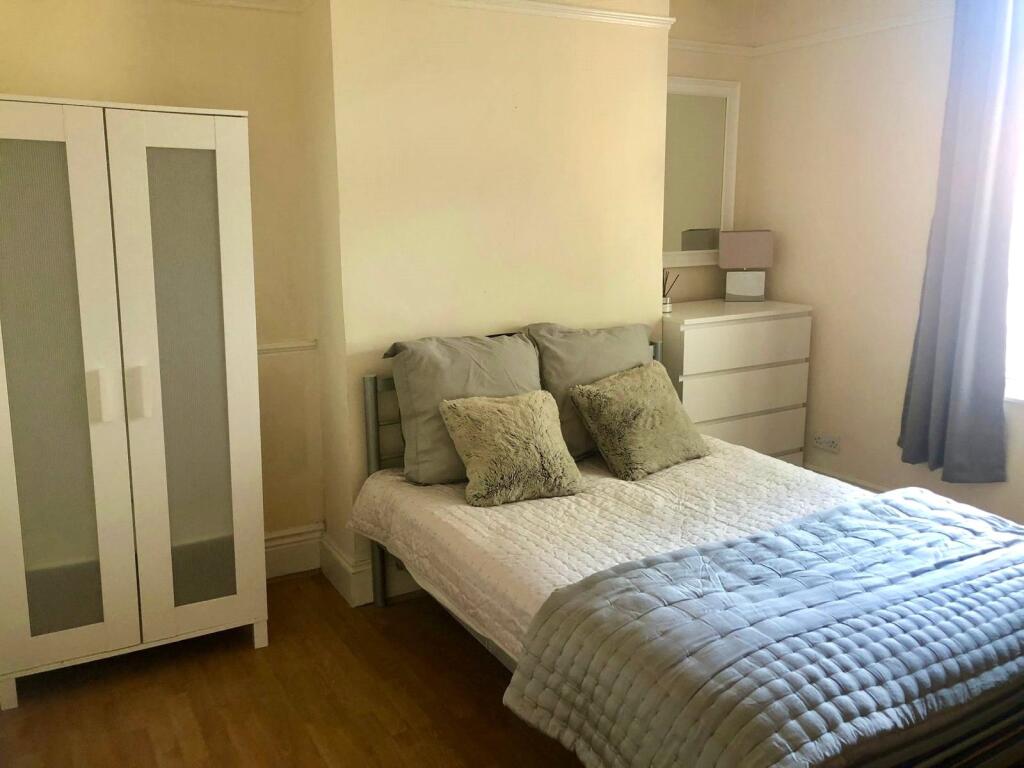 House in Sheffield, South Yorkshire - View 5