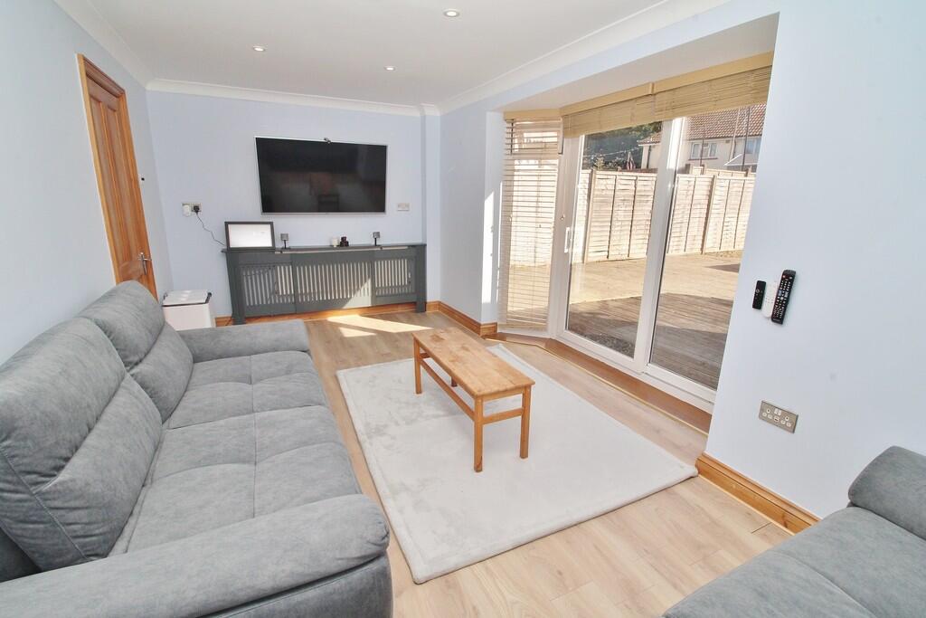 House in Havant, Hampshire - View 2