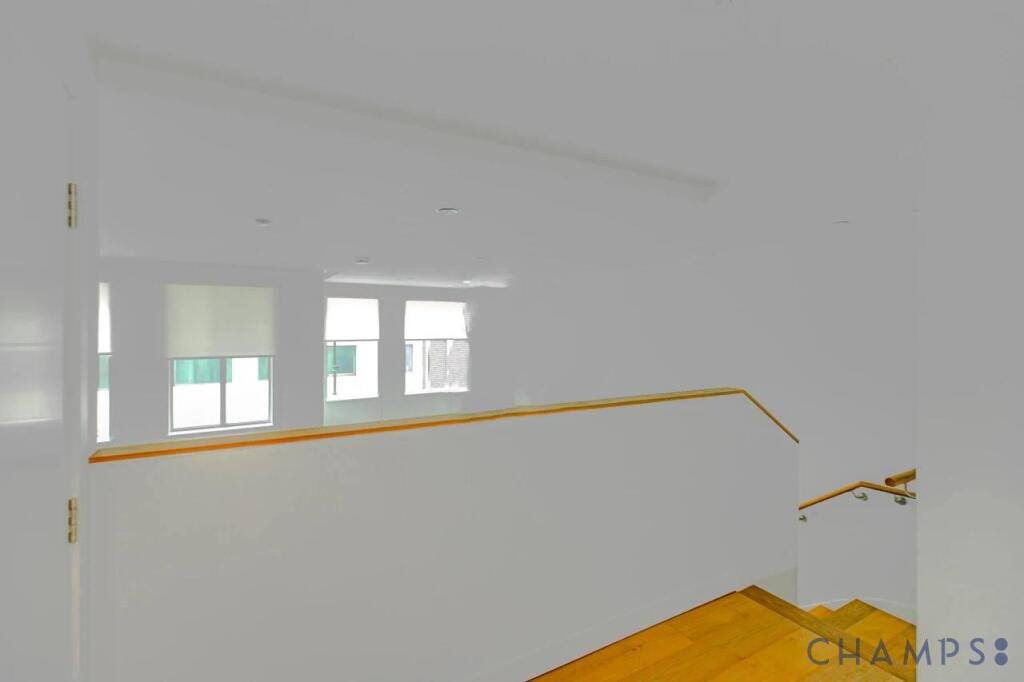 Apartment in London - More