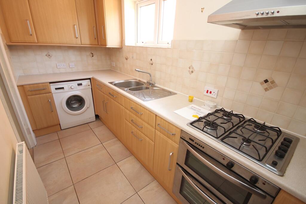 Apartment in Dorset, Bournemouth, Christchurch and Poole - View 2