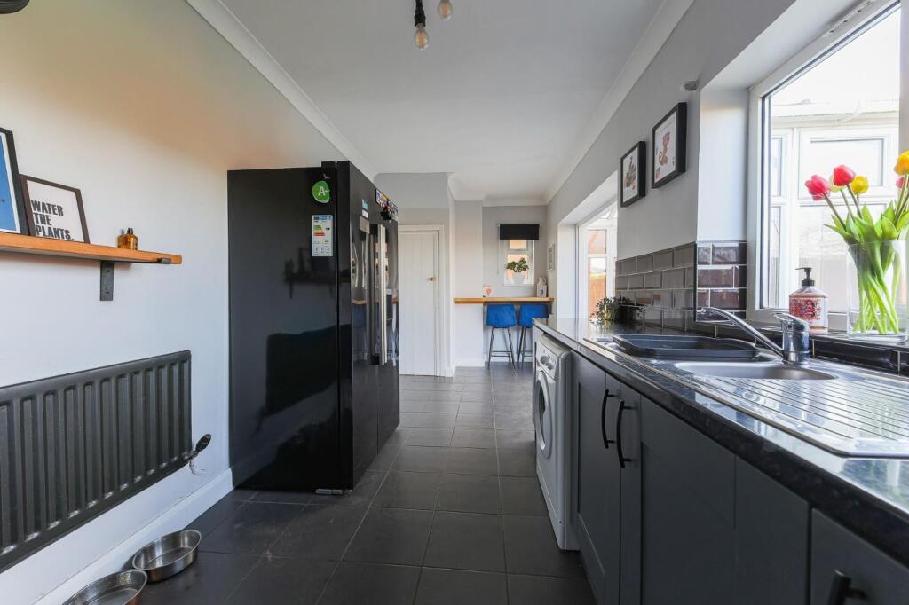 Killingworth Avenue, Backworth, NE27 - View 5