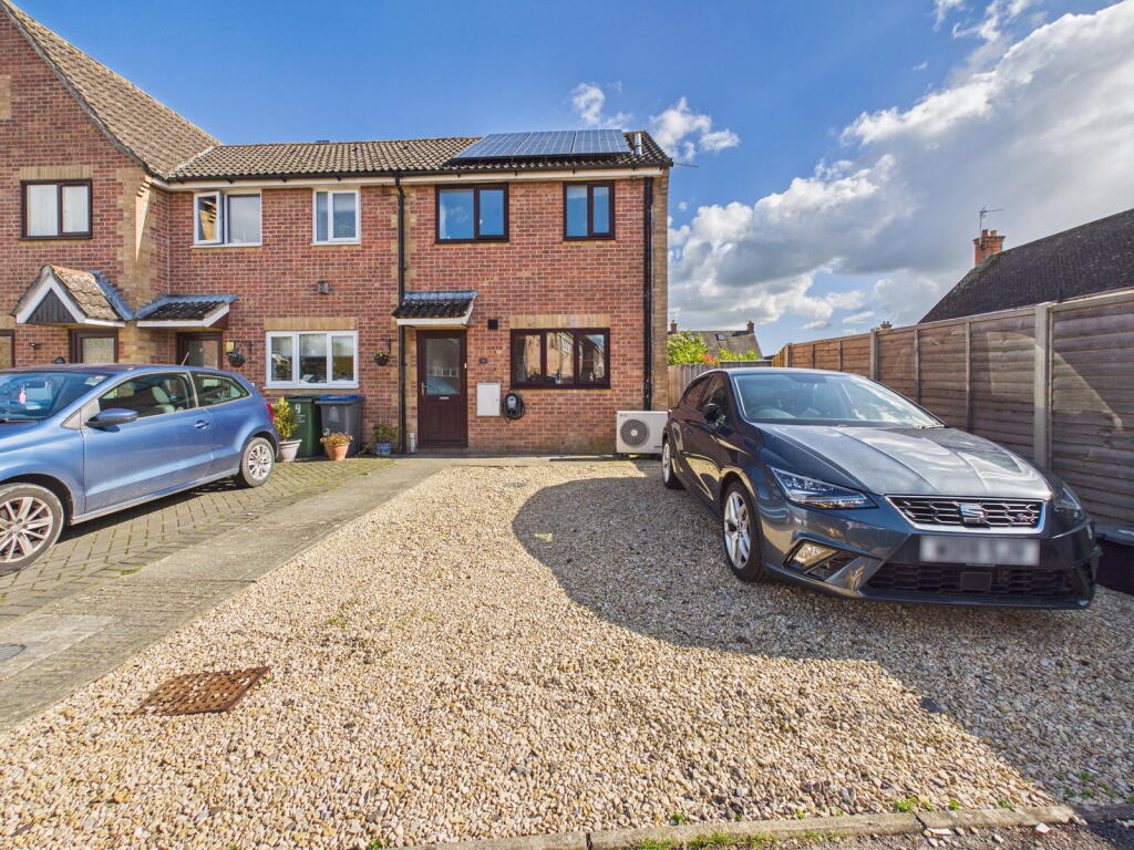 Main image of property: St Nicholas Close, Calne, SN11 8AU