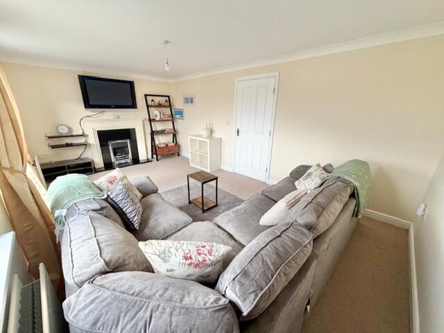 House in Halifax - View 4
