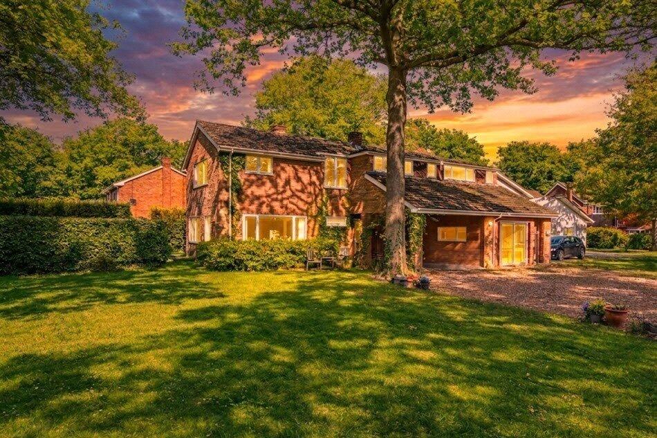 Main image of property: Loves Wood, Mortimer Common, Reading, Berkshire, RG7