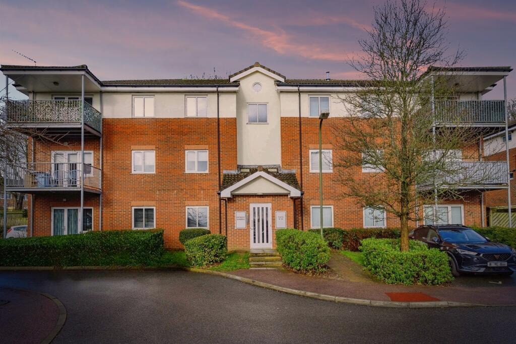 Main image of property: Oatridge Gardens, Hemel Hempstead