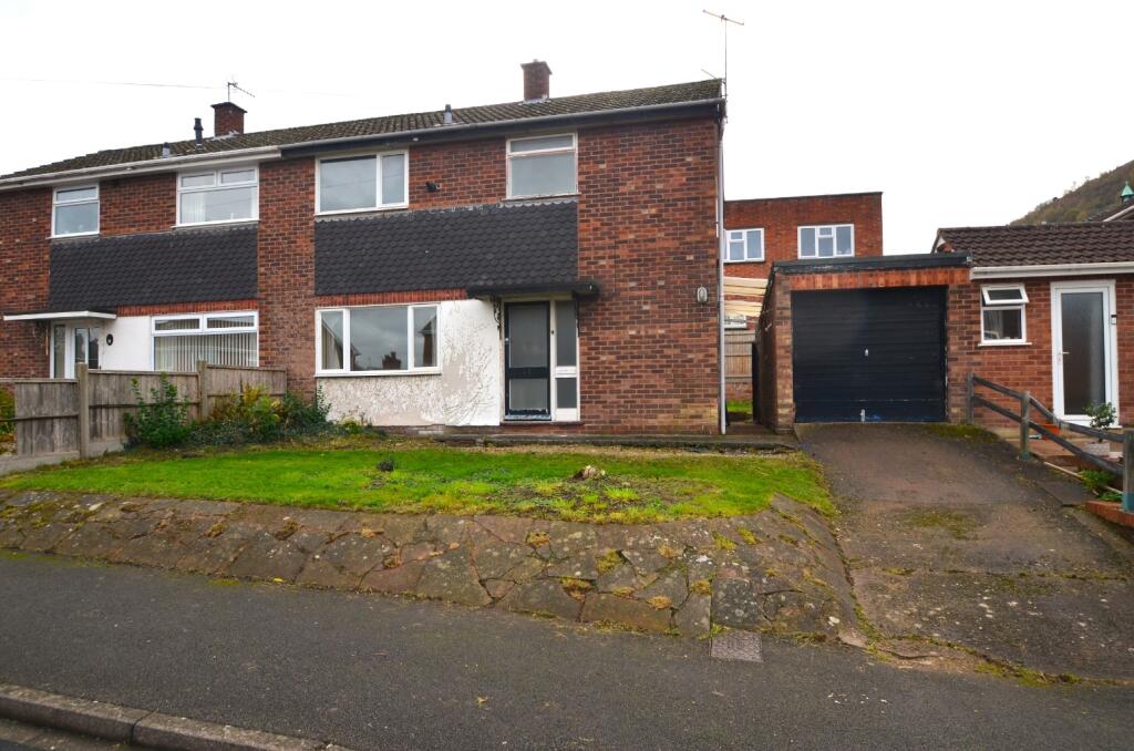 3-bed semi-detached on Grafton Close, Malvern, Worcestershire, WR14 1PA, £255,000