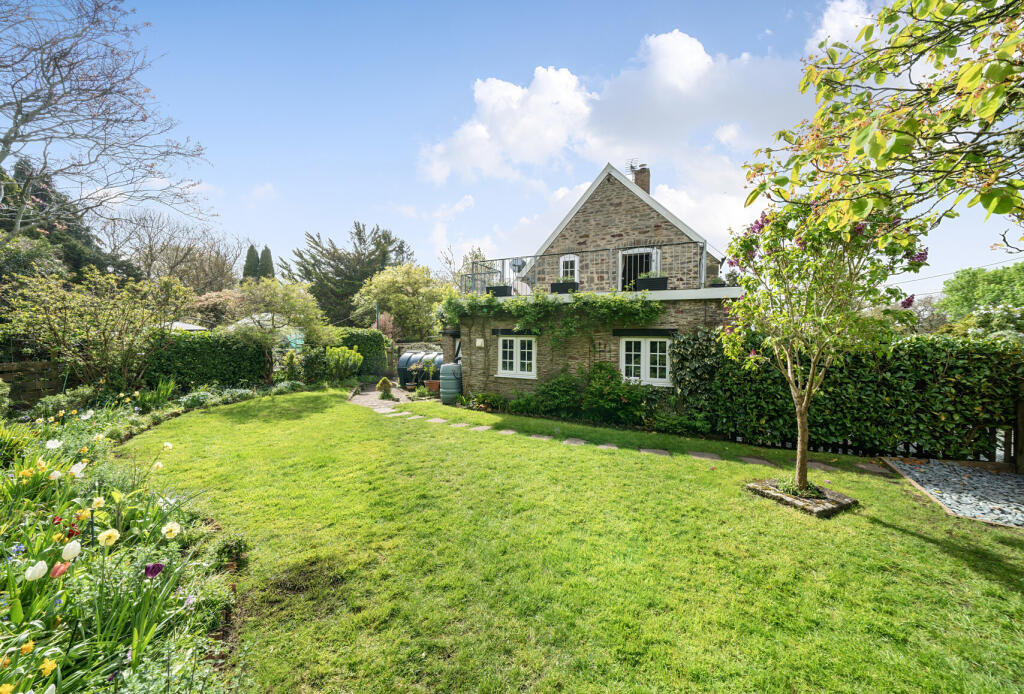 Main image of property: Castle Farm Road, Hanham, Bristol, Gloucestershire, BS15