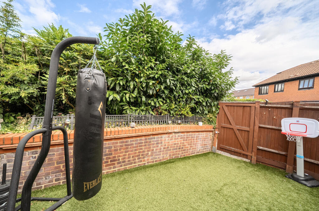 House in Datchet, Windsor and Maidenhead - More