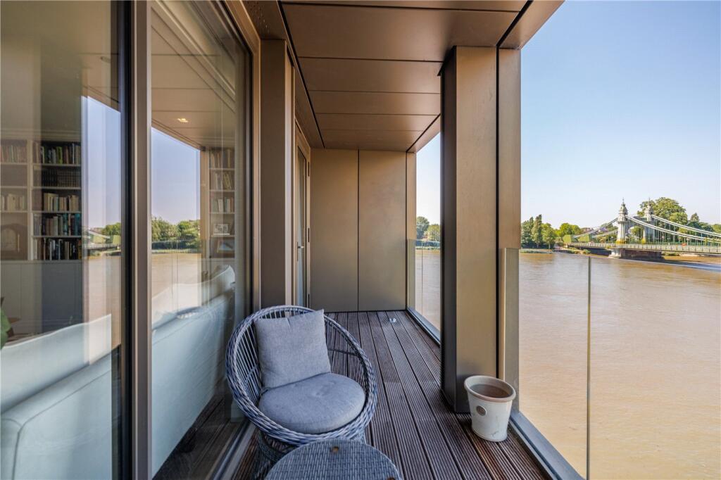 Apartment in London - View 4