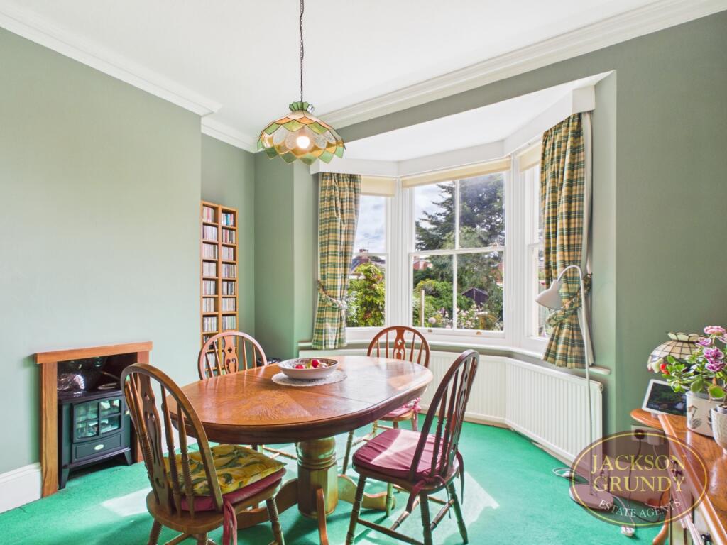 House in Northampton, Queen's Park - View 6