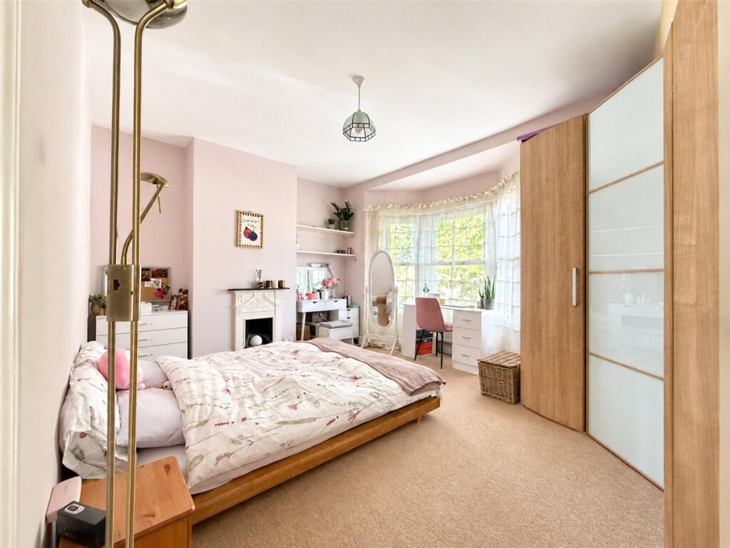 House in Cambridge, Romsey - More