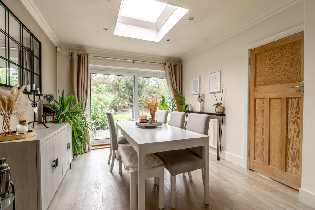 House in St Albans, Roestock, Colney Heath - More