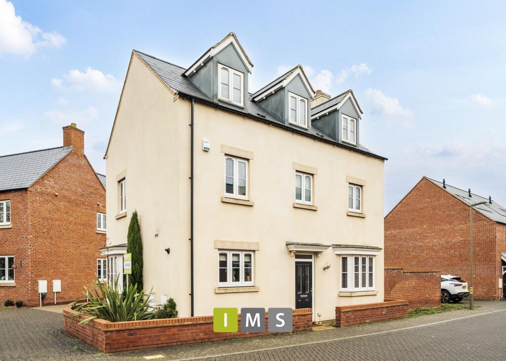 Main image of property: Lingfield Road, Bicester, OX26