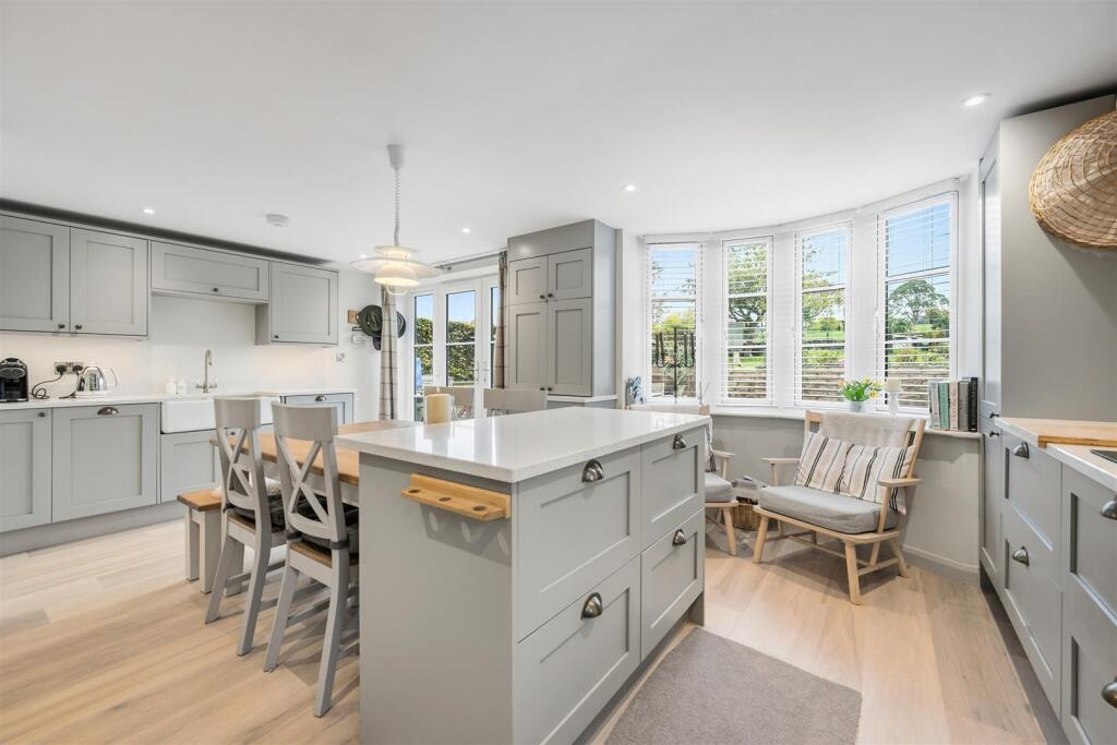 House in Derbyshire Dales, Bakewell - View 3