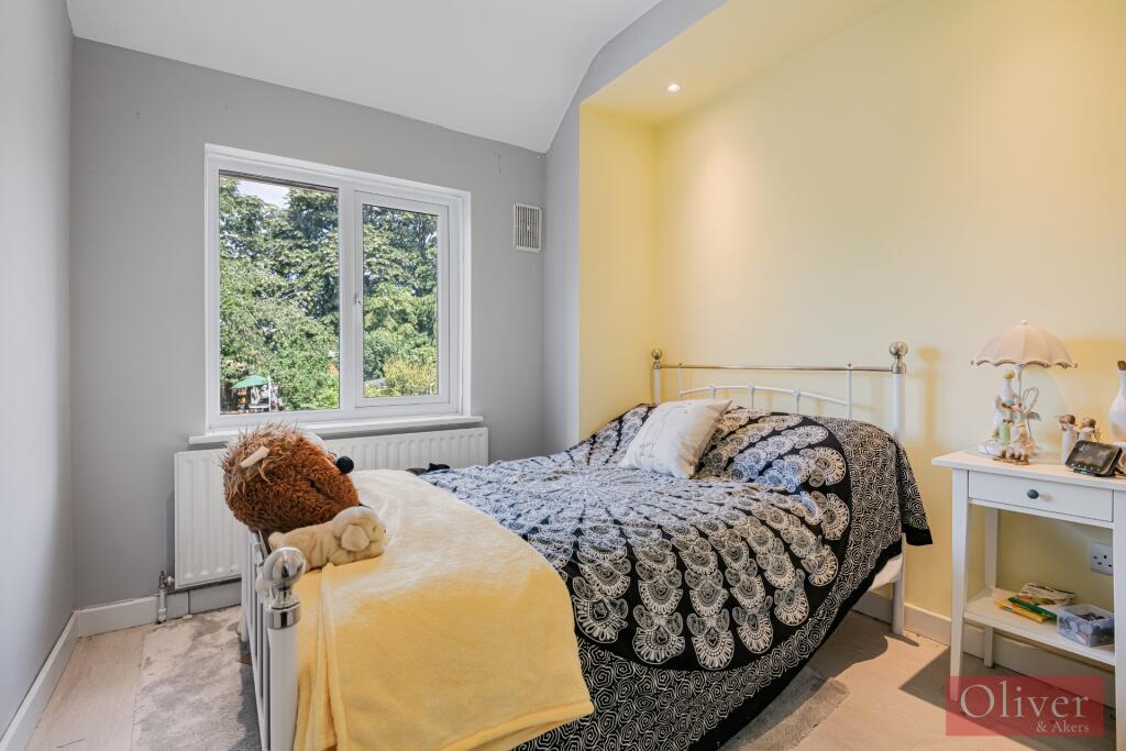 St Annes Road, London Colney, AL2 - View 6