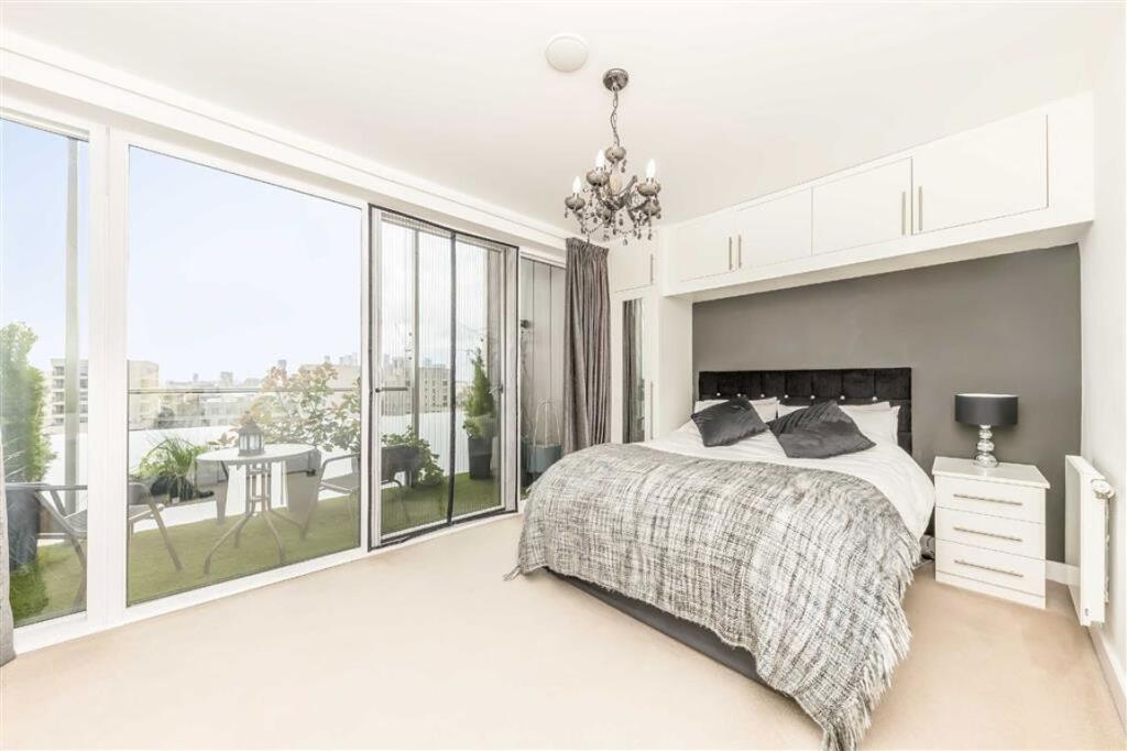 Apartment in London - More