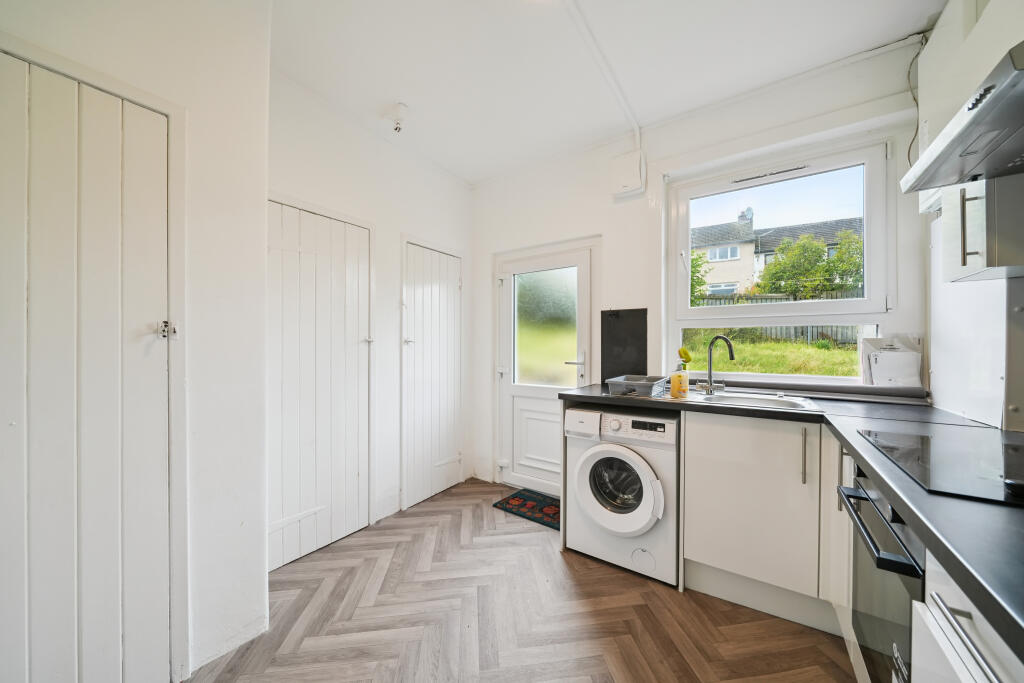 Apartment in Motherwell, South Lanarkshire - More