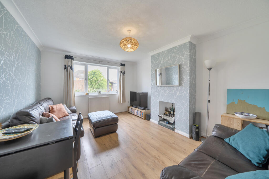 Whitby Road, Ruislip, Middlesex photo 4