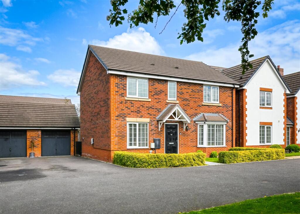 4-bed detached on 31 Sandy Lane, Codsall, Wolverhampton, WV8 1EW, £515,000
