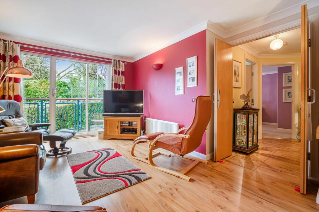 Apartment in Torquay, Torbay - View 4
