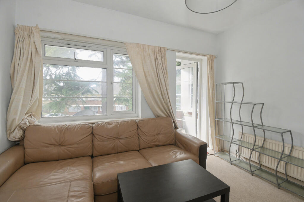 Apartment in London - View 5