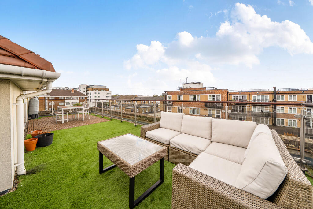 Apartment in London - View 5