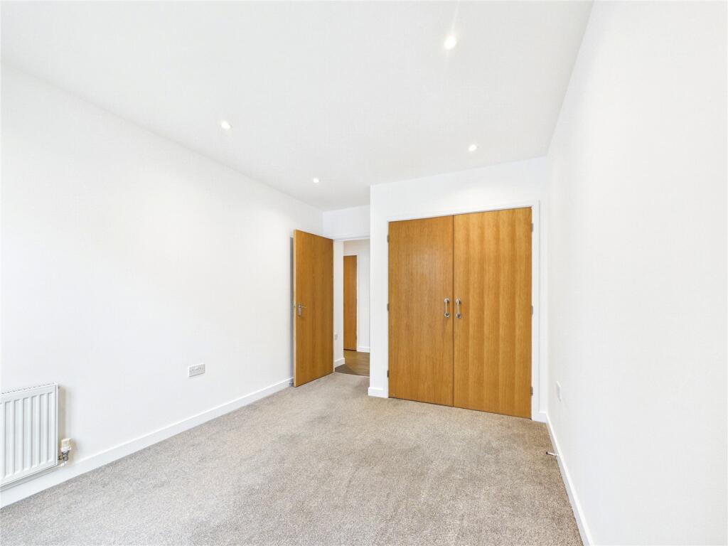 Apartment in Brightlingsea - More