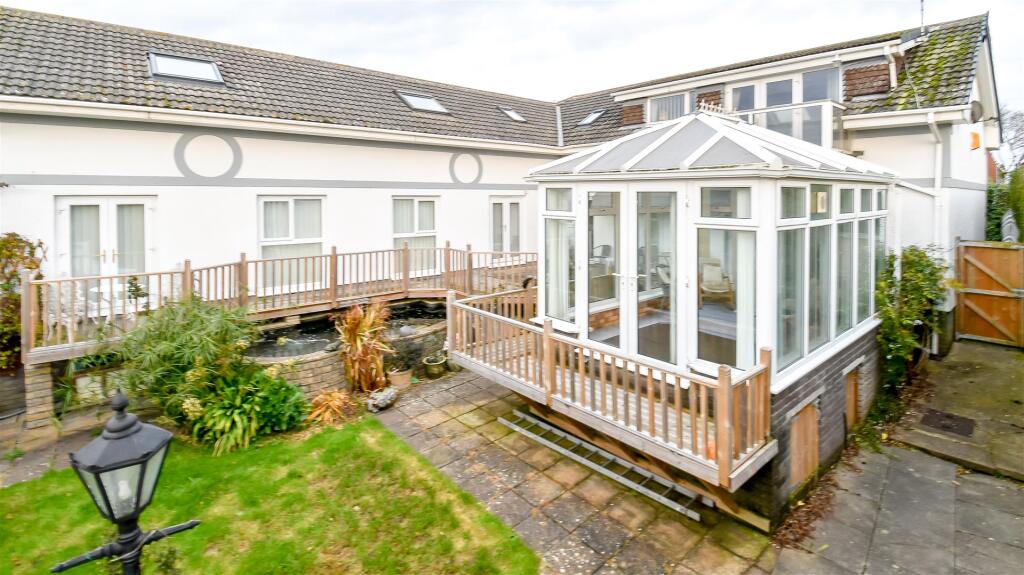 Greenbanks Drive, Barry photo 2