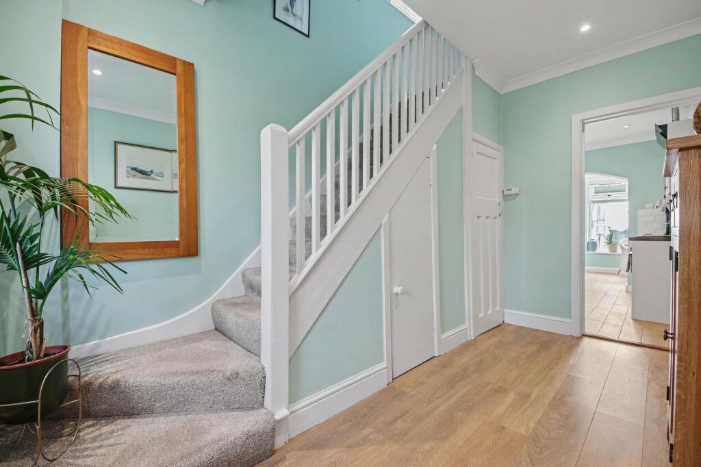 House in Southampton - View 5