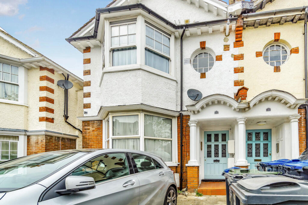 Main image of property: Woodstock Road, Croydon, CR0