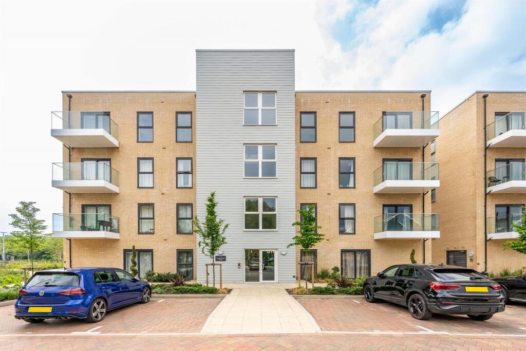 Main image of property: Fairhaven Drive, Reading, RG2