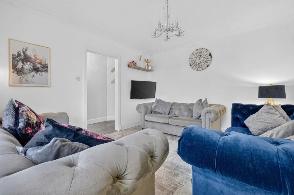 House in Kilmarnock, East Ayrshire - More