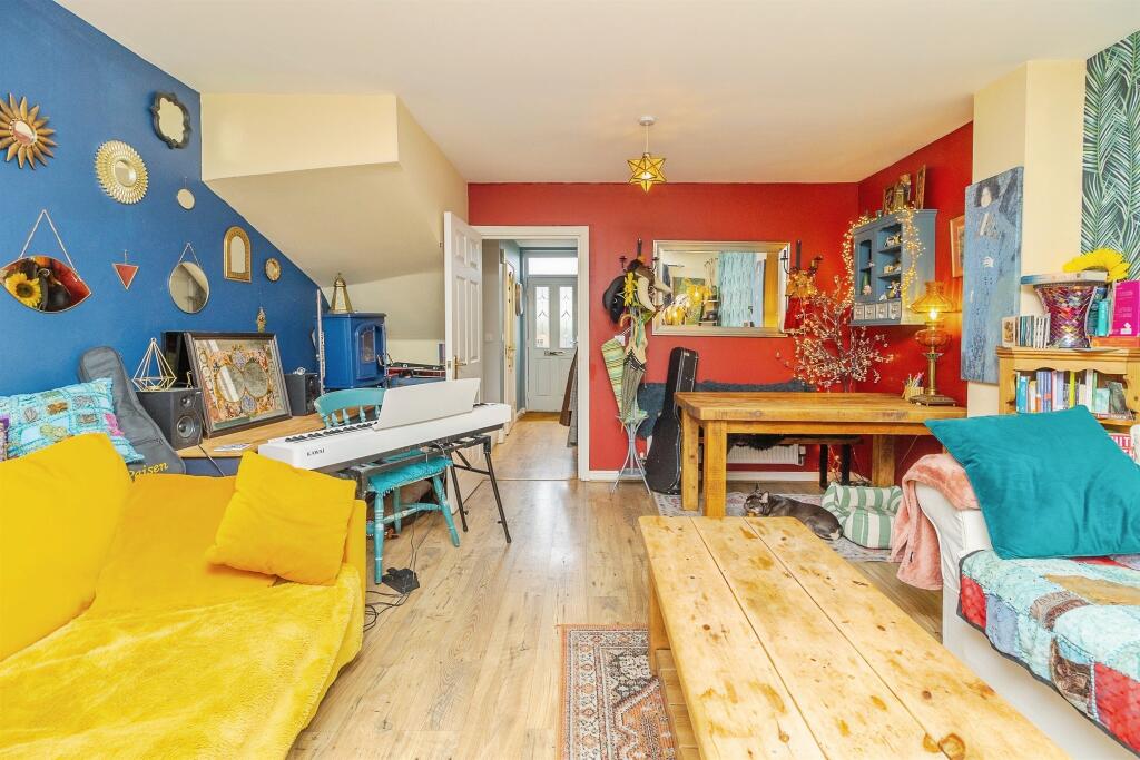 House in Luton - View 3