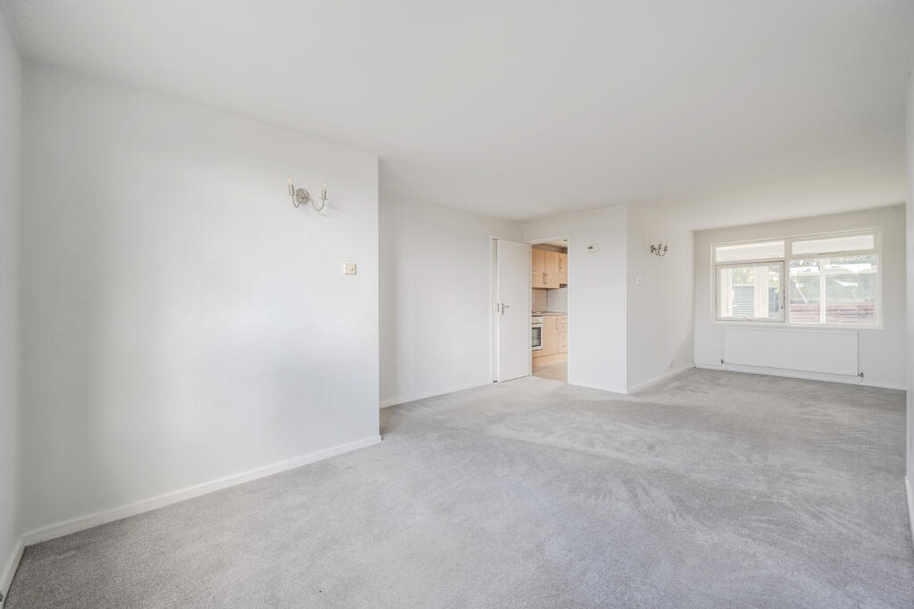 House in Slough - View 4