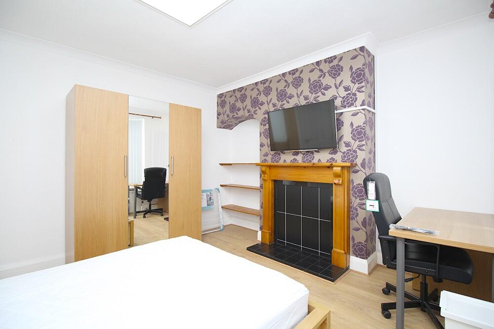 Main image of property: Forest Road, Loughborough, LE11