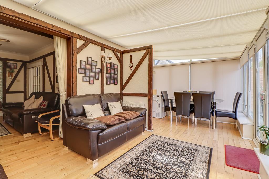 House in Southend-on-Sea - More