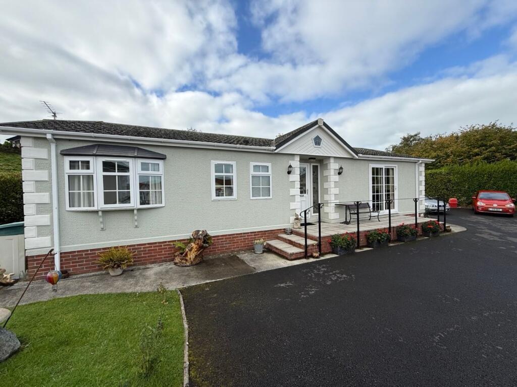 2-bed caravan on Schooner Park , New Quay, SA45, £157,500