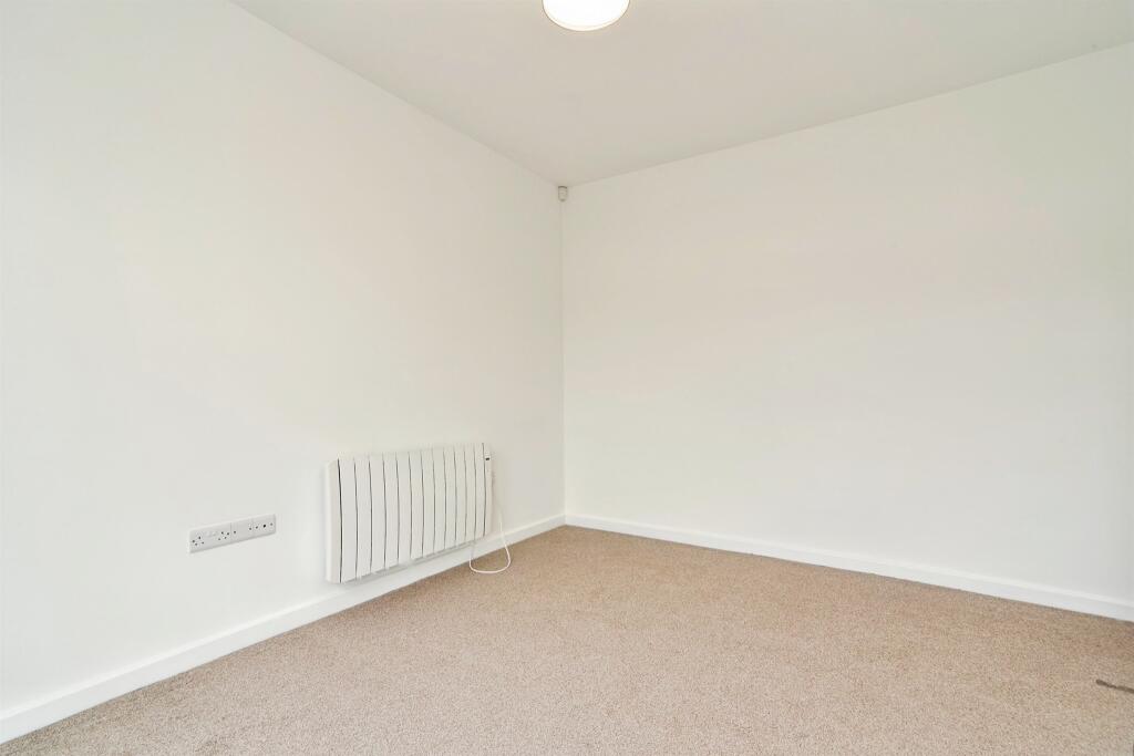Additional image 12 of Dockfield Terrace, Shipley