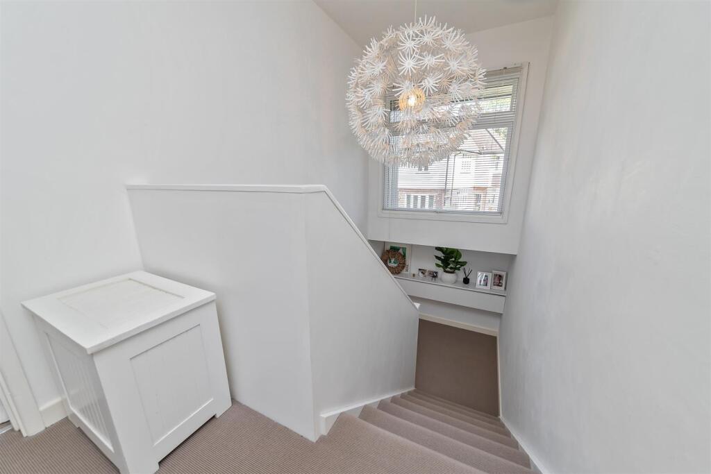 Additional image 16 of May Close, St. Albans