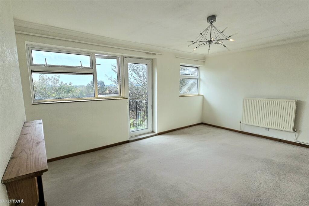 Apartment in Surrey Heath, Camberley - View 3