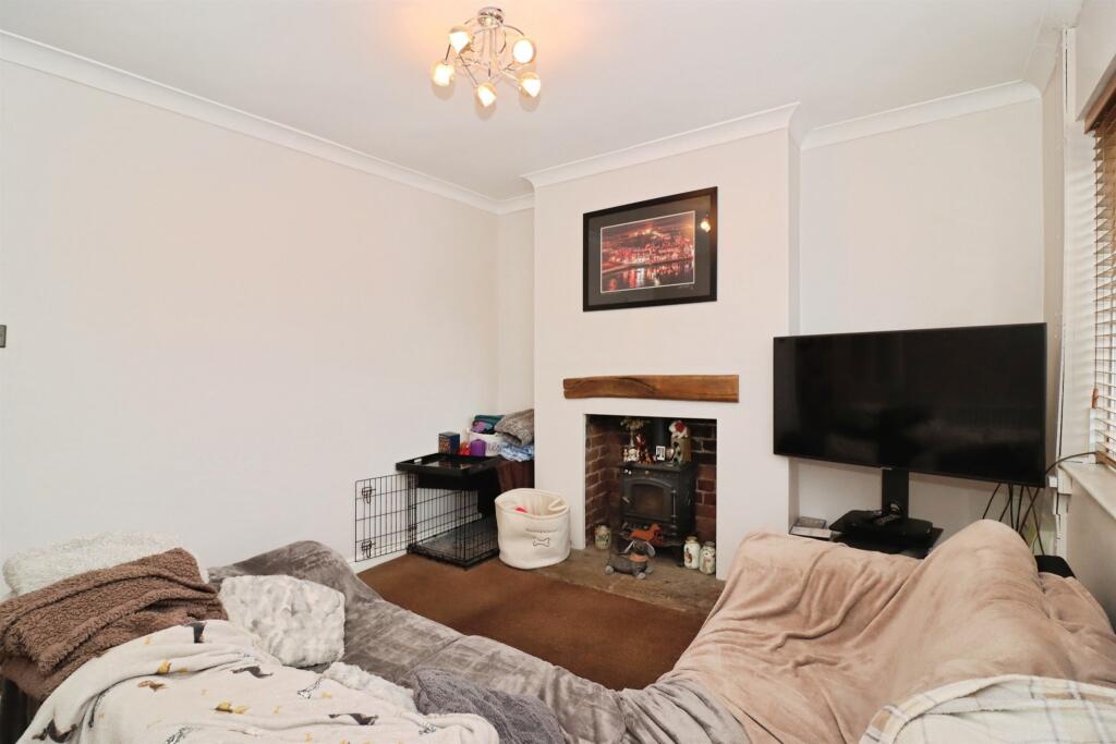 Welbeck Road, Bolsover, Chesterfield photo 3