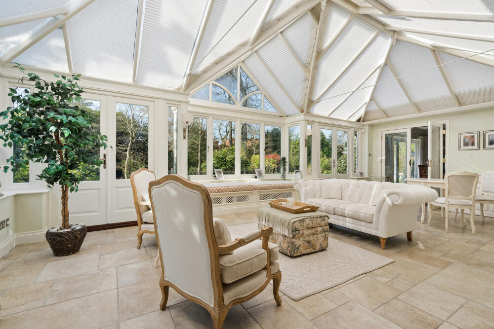 House in Knotty Green, Beaconsfield New Town, Beaconsfield - View 4