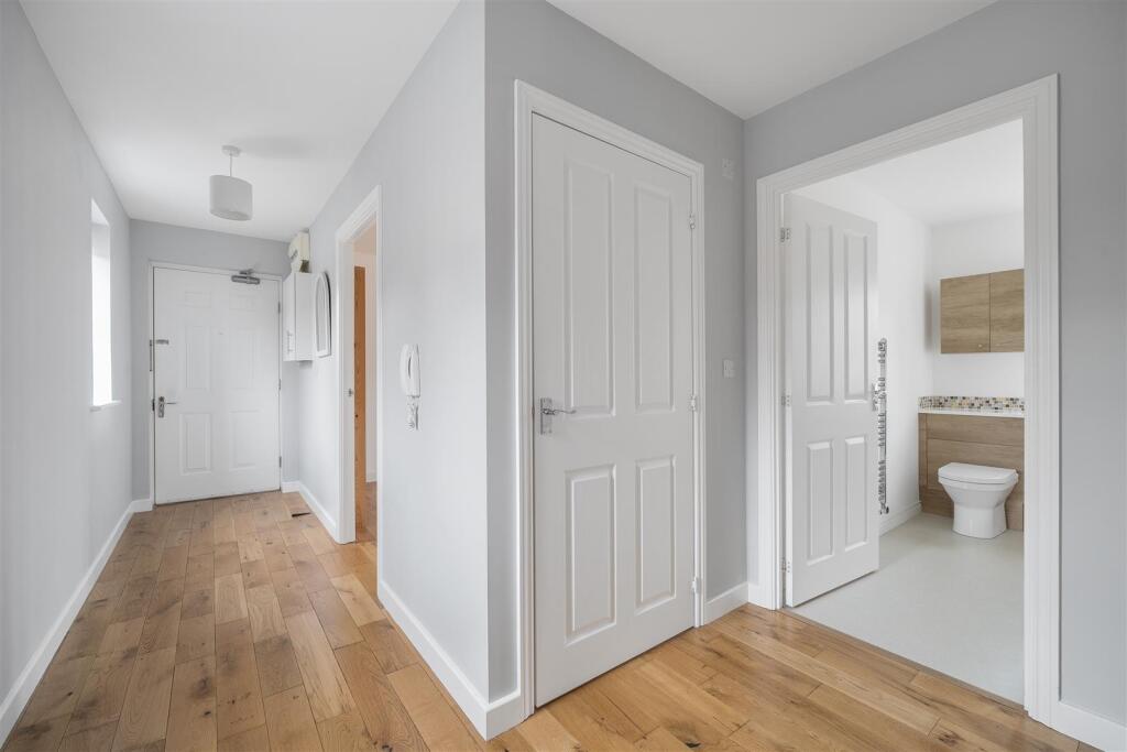 Apartment in Swindon - View 5