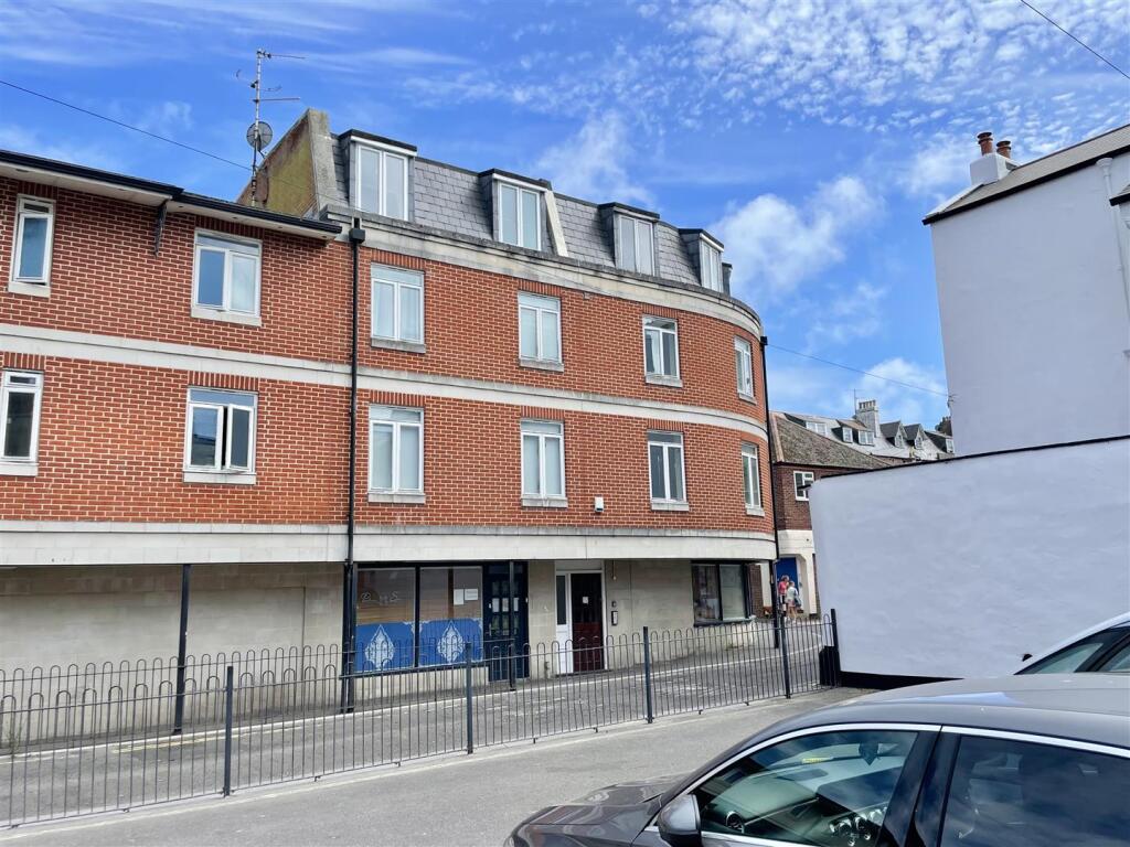 Main image of property: Gloucester Mews, Weymouth