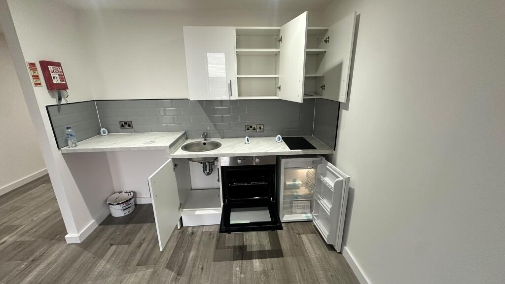 Apartment in Liverpool - View 3
